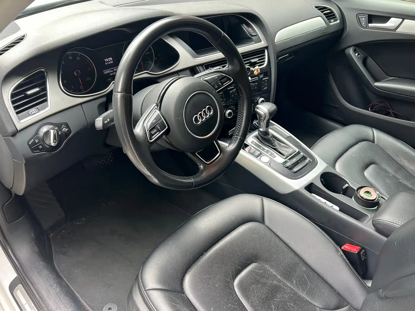 Фото 16 - Audi A4L