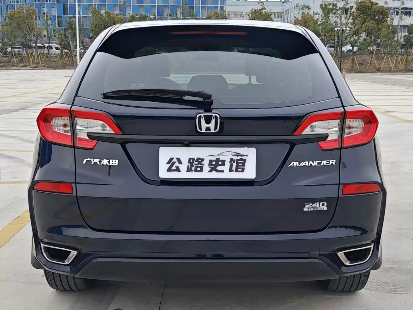 Фото 4 - Honda Avancier