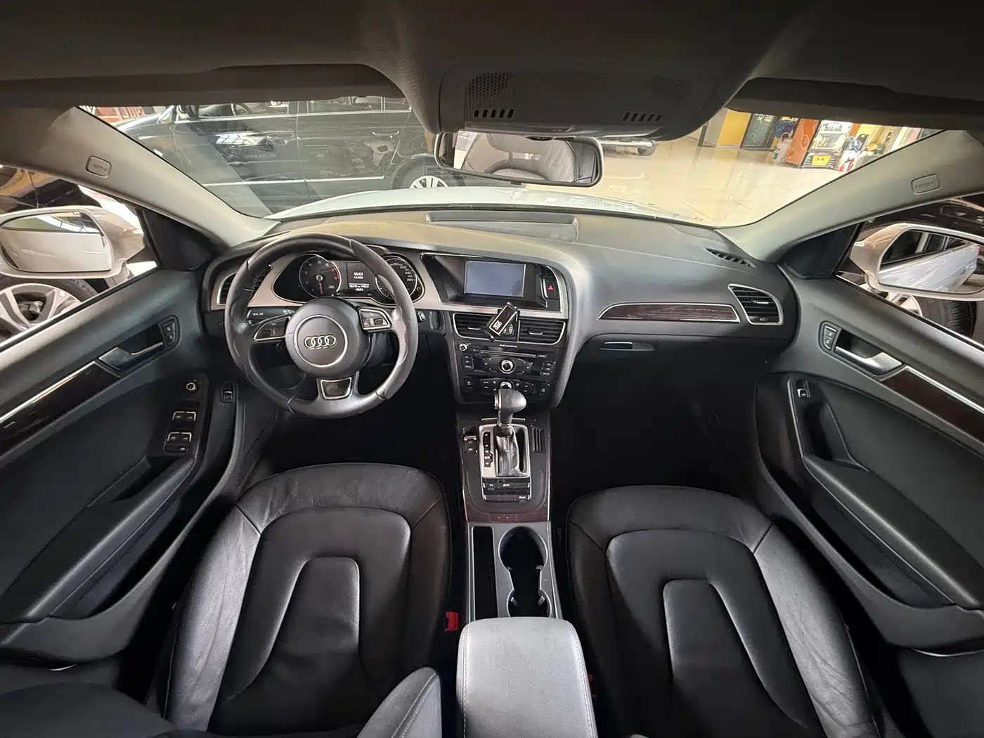 Audi A4L 2013 35 TFSI Automatic Standard фото 6