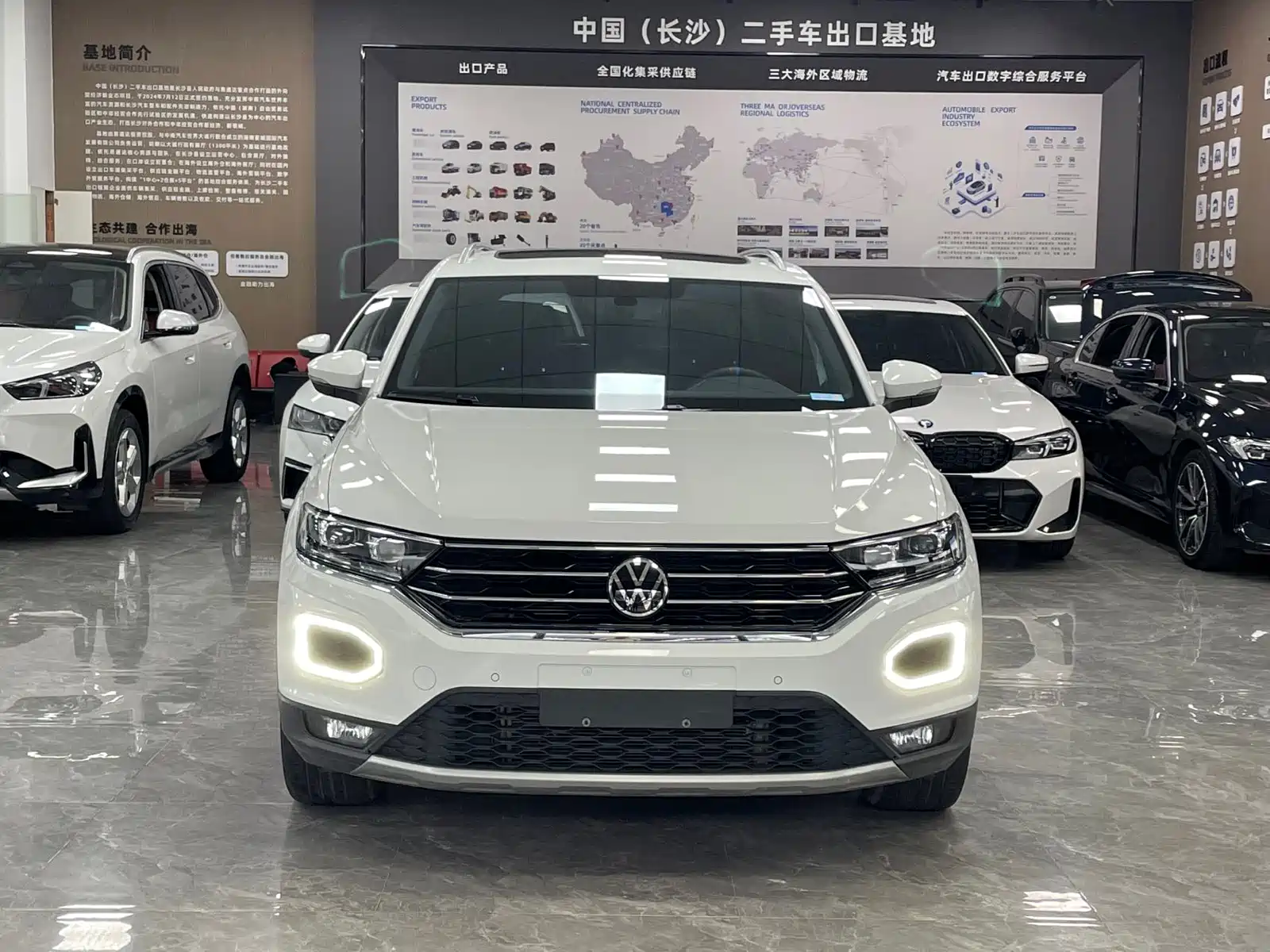 Фото 2 - Volkswagen T-ROC