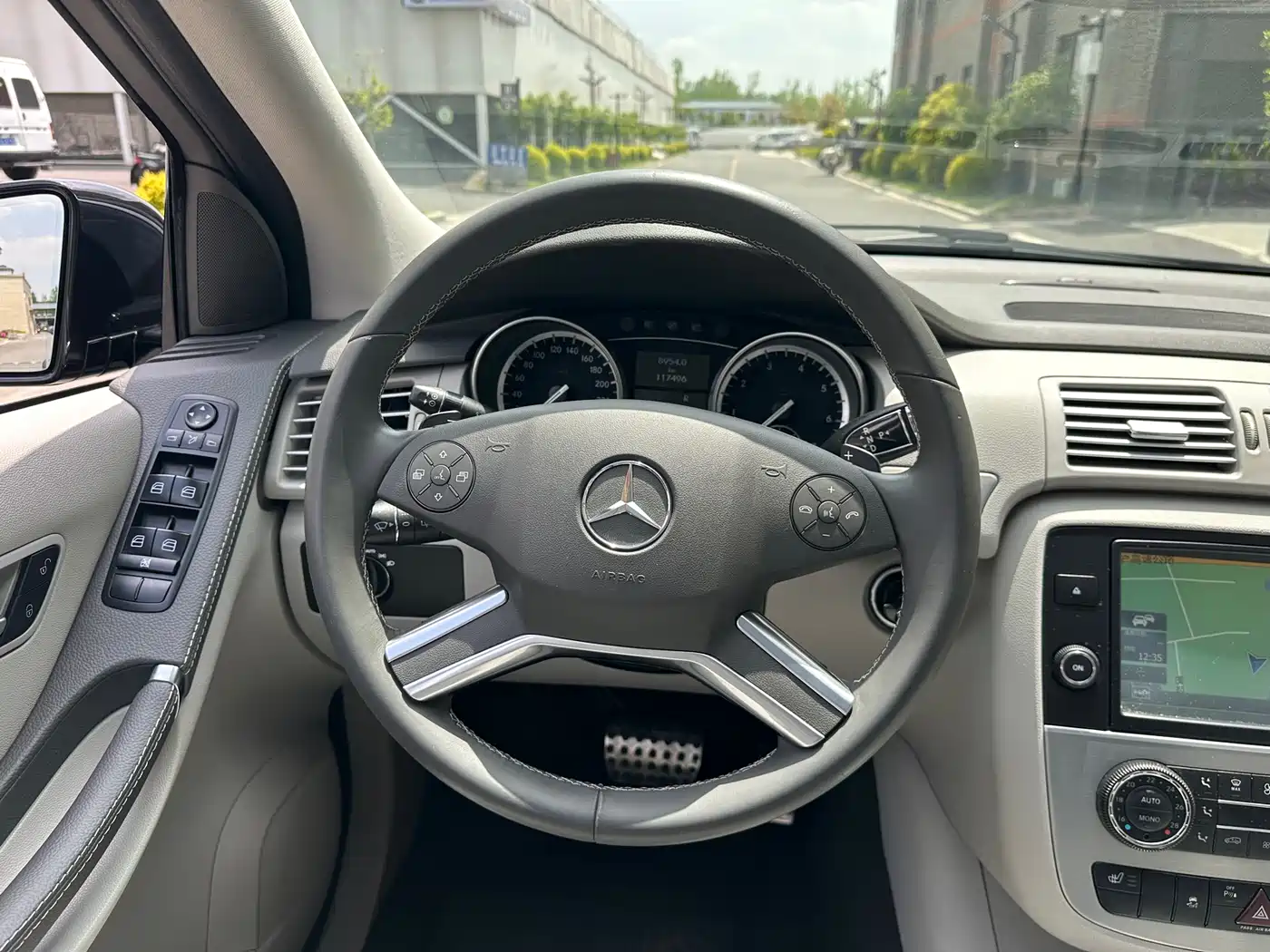 Mercedes-Benz R-Class 2015 R 320 4MATIC Luxury фото 29