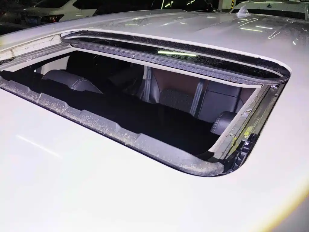 Dongfeng Aeolus Dongfeng Fengshen AX5 2017 2017 1.4T Automatic Fun Edition