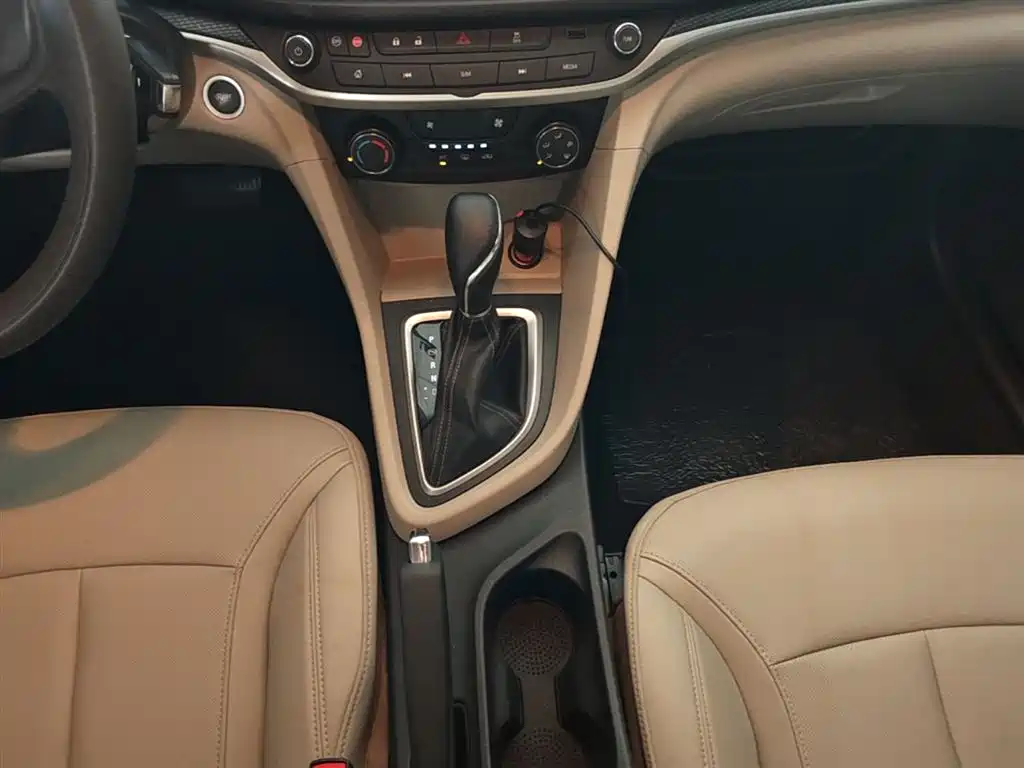 Buick Excelle 2021 Exemplar 1.5L Auto Elite фото 14