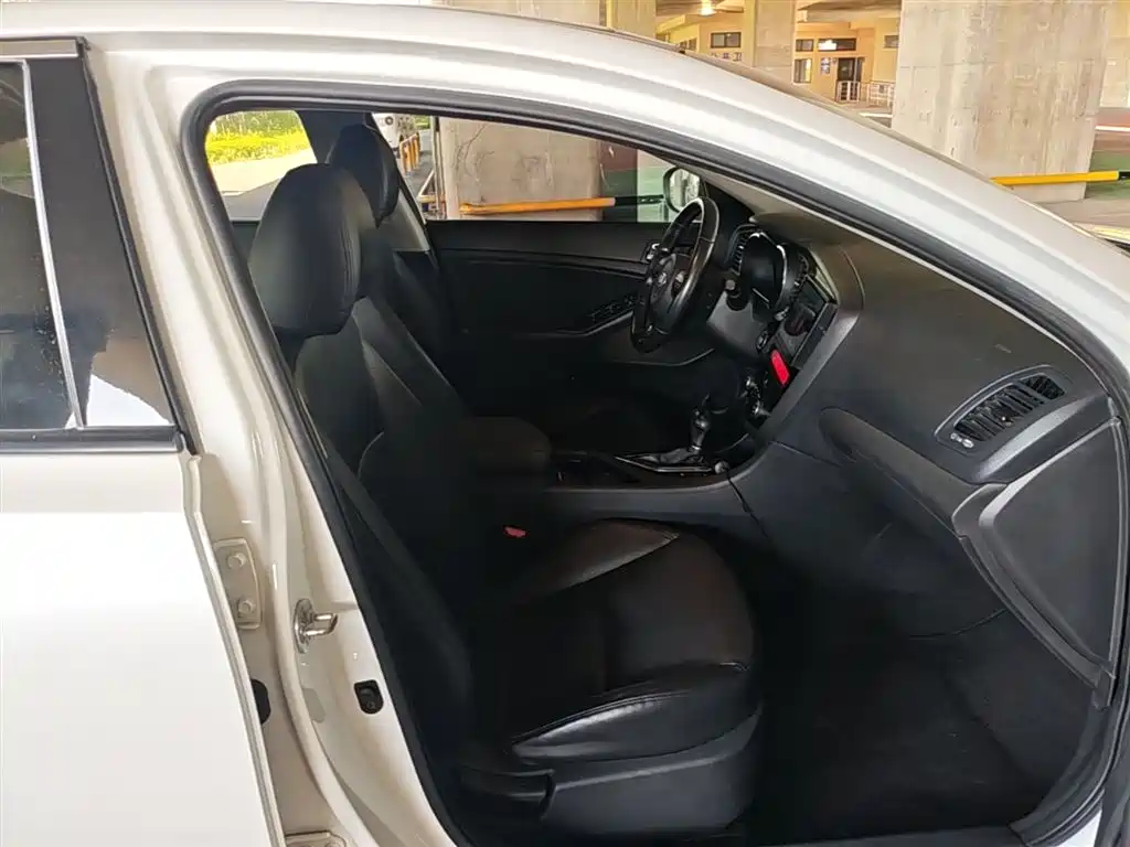 Kia K5 2014 2.0L Automatic LUXURY фото 25