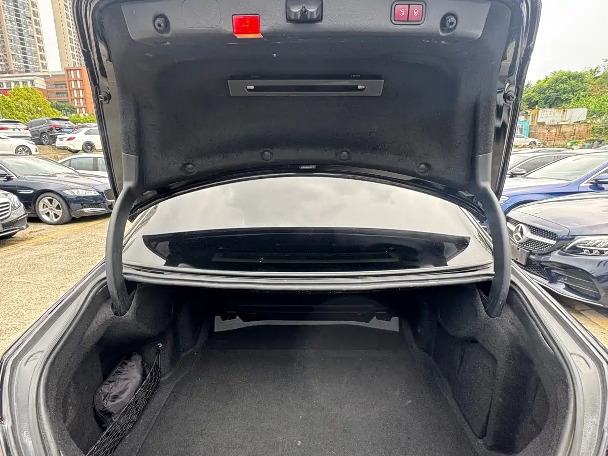 Mercedes-Benz E-Class 2018 E 300 L Luxury фото 13