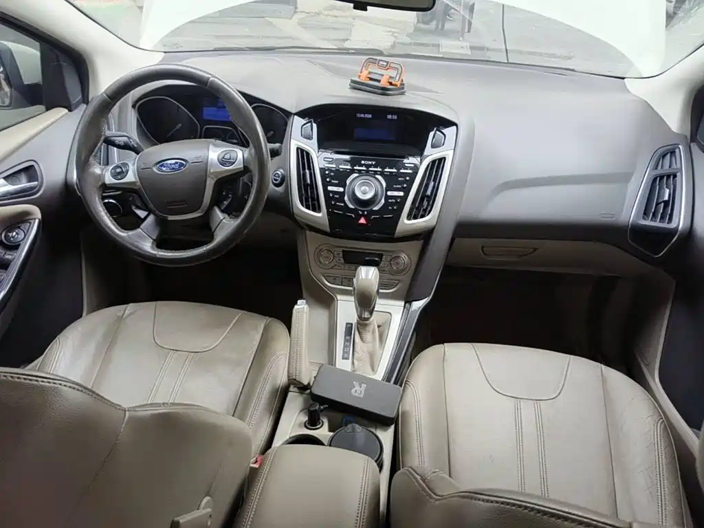 Photo 12 - Ford Focus