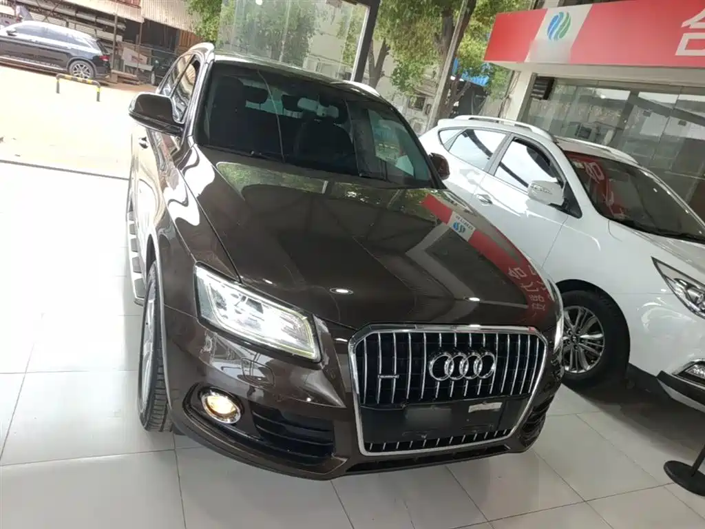 AUDI Q5