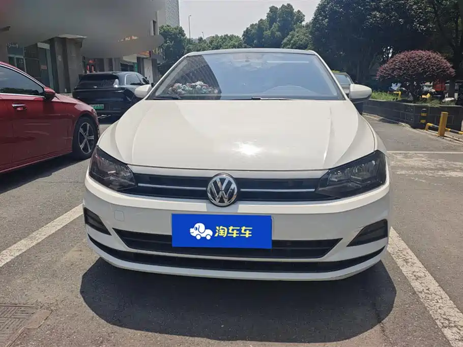 Volkswagen Polo 2019 Plus 1.5L Automatic Colorful Tech Edition фото 2