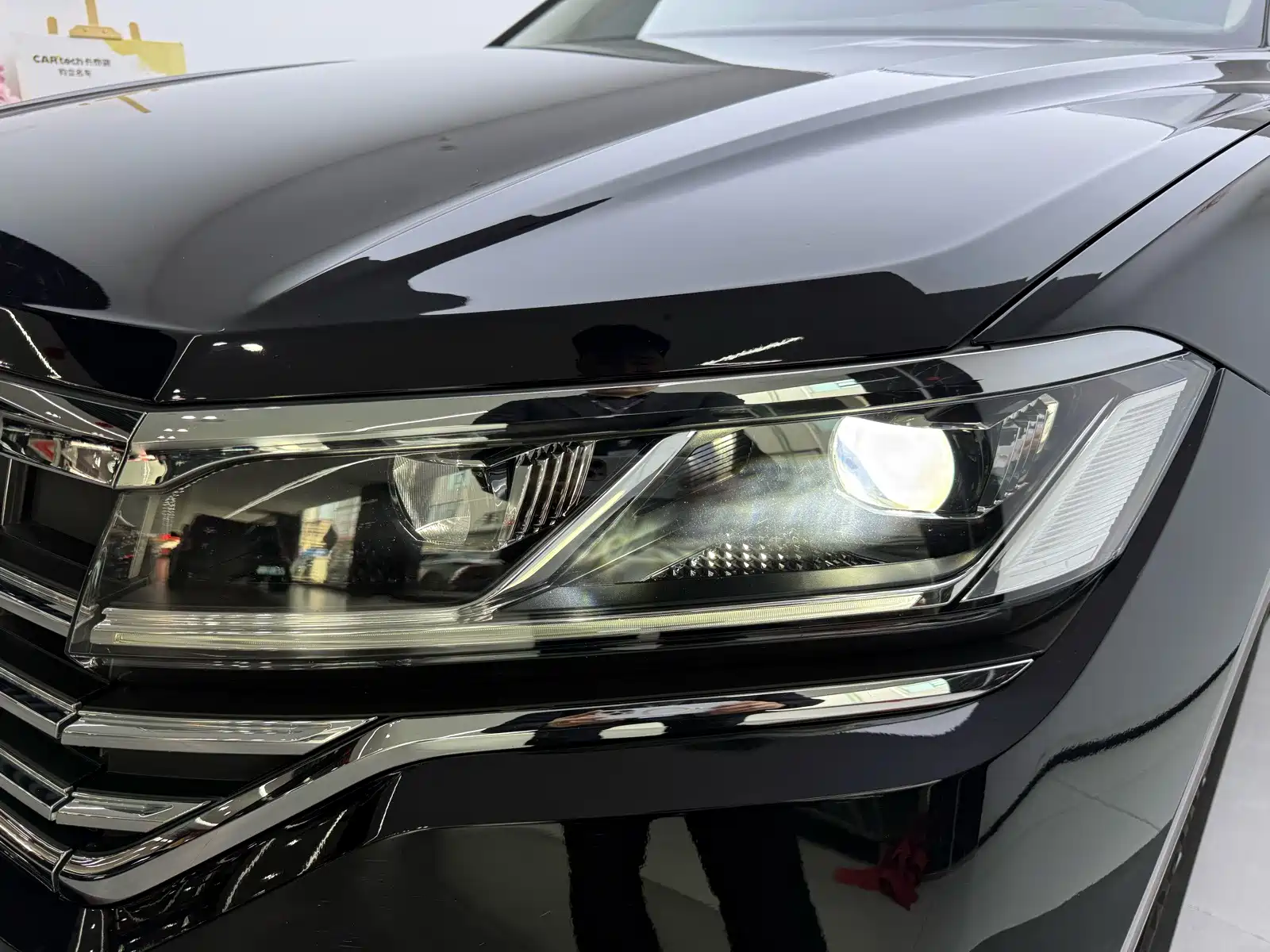 Фото 5 - Volkswagen Touareg