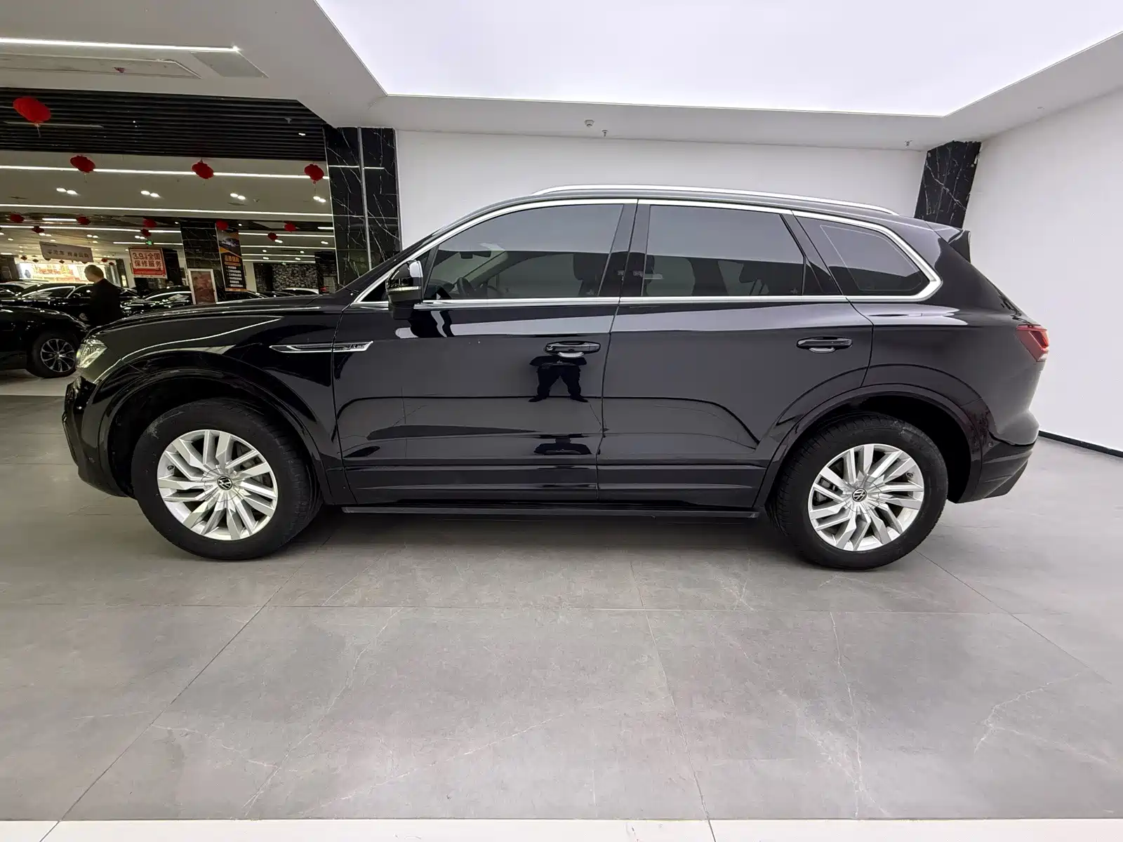 Фото 10 - Volkswagen Touareg