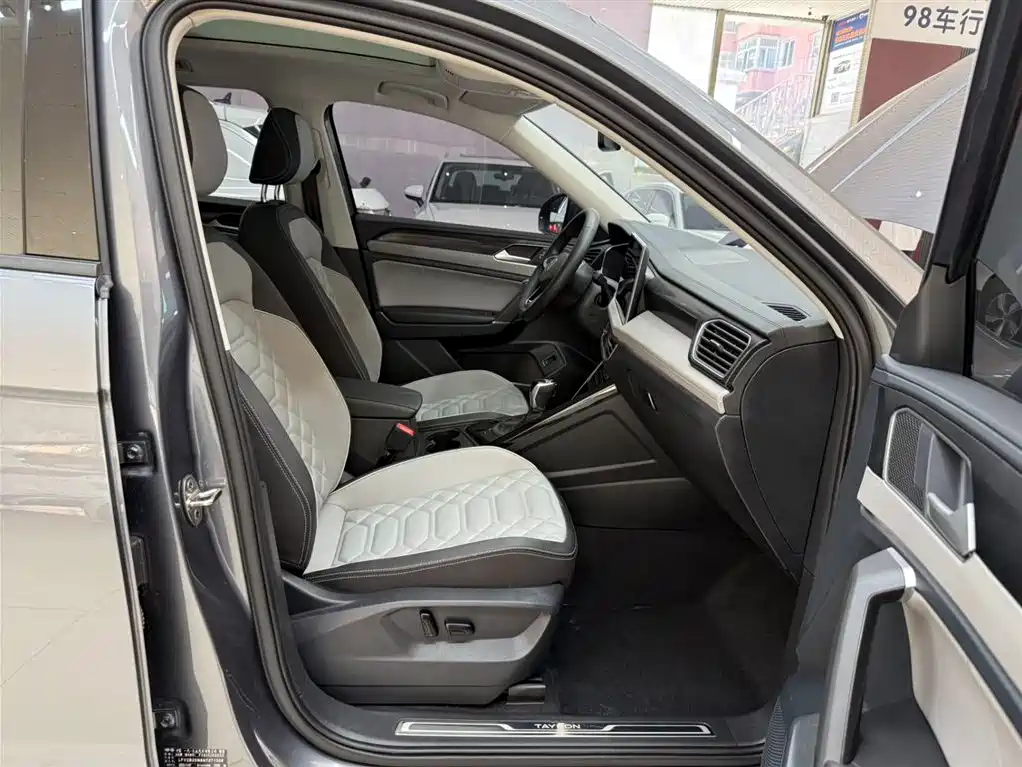 Volkswagen Tayron 2023 280TSI 2WD Luxury Plus Advanced Edition фото 9