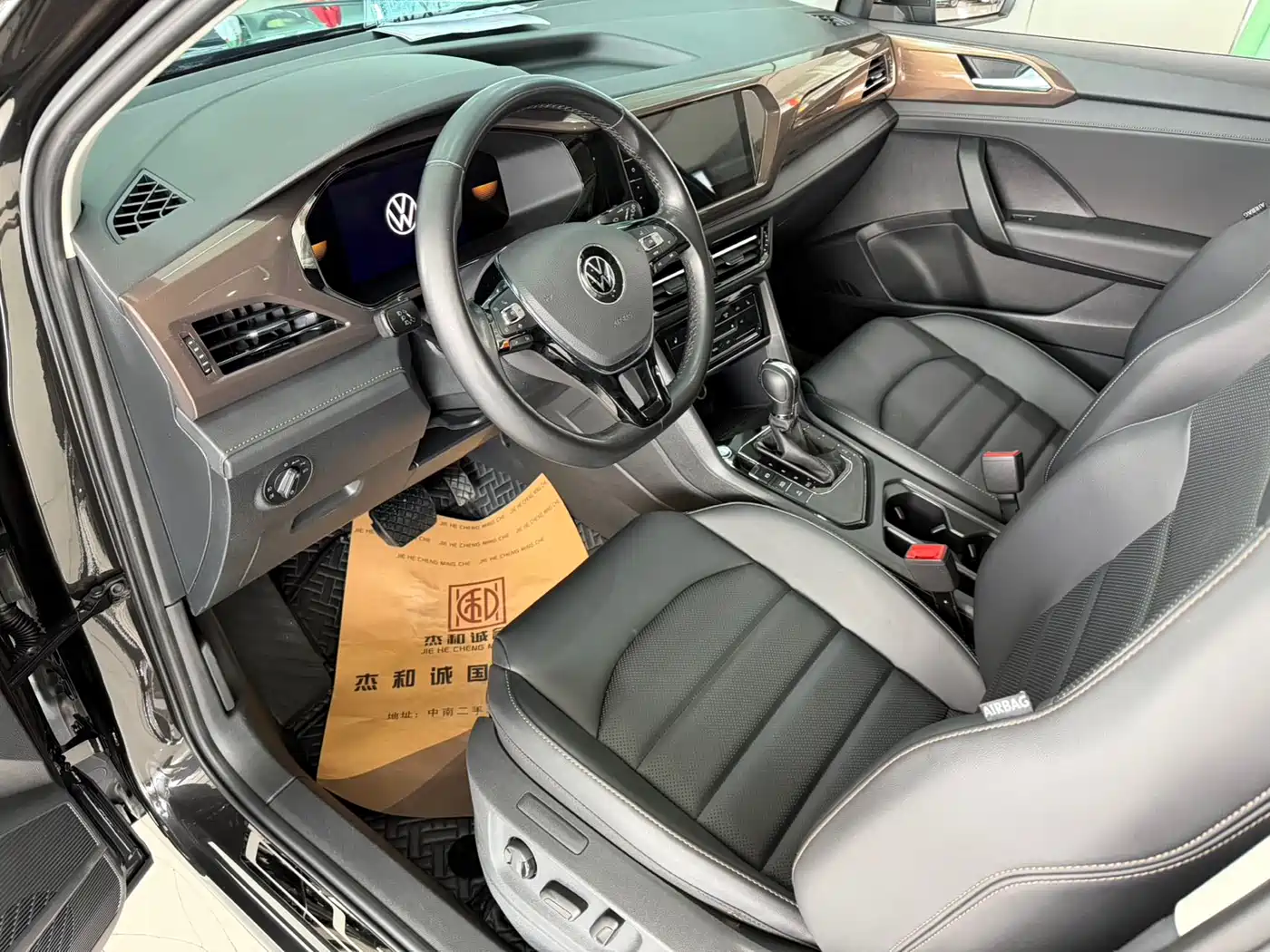 Volkswagen Tharu 2022 280TSI FWD Luxury Edition фото 3