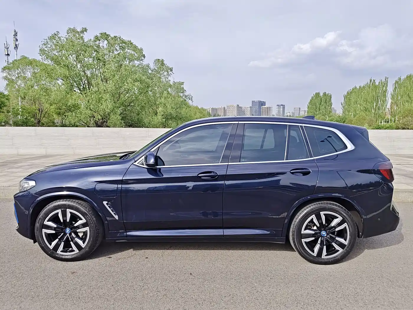 BMW iX3 2022 Leading Edition фото 5