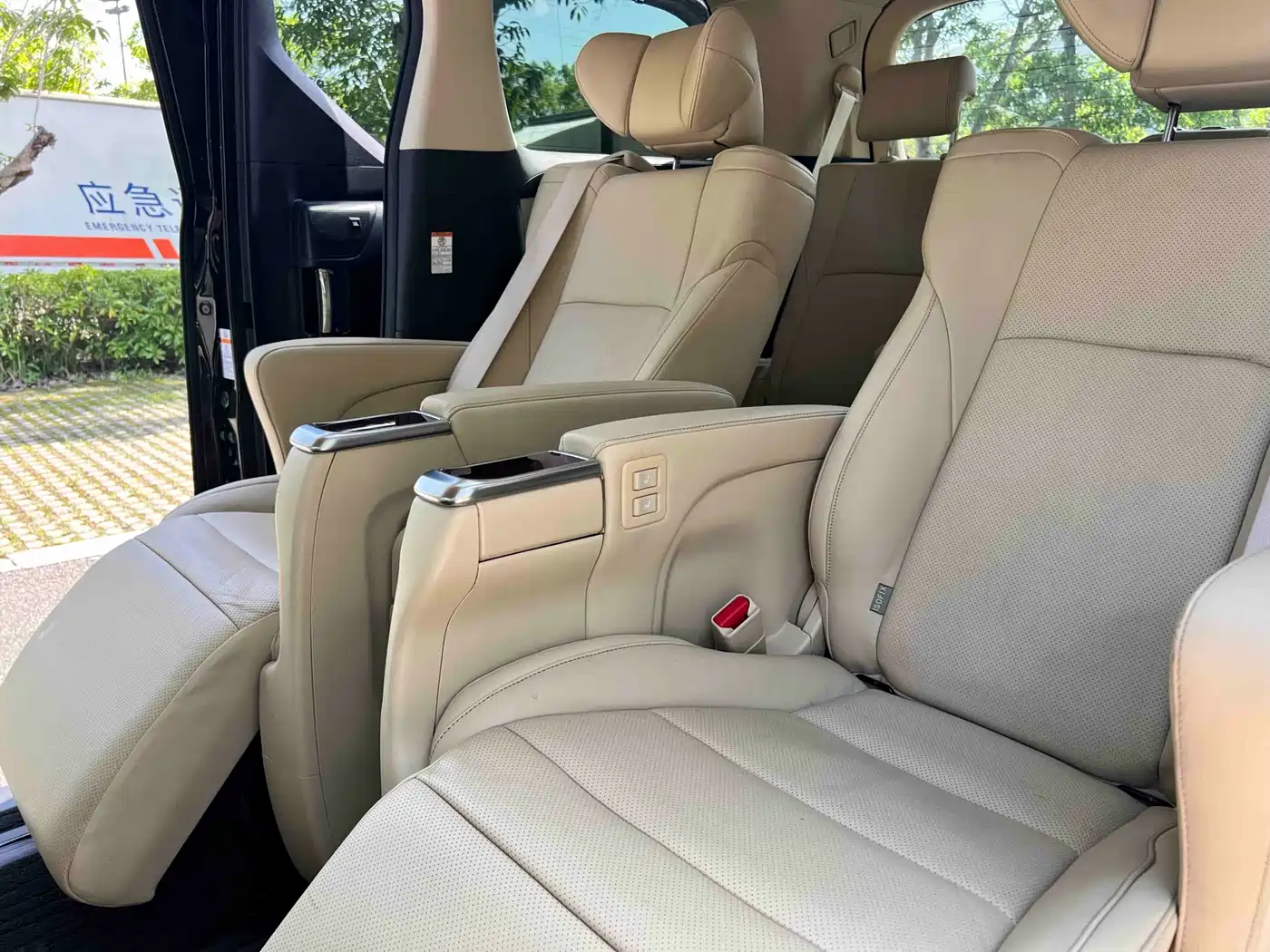 Toyota Alphard 2015 3.5L Luxury Edition фото 15