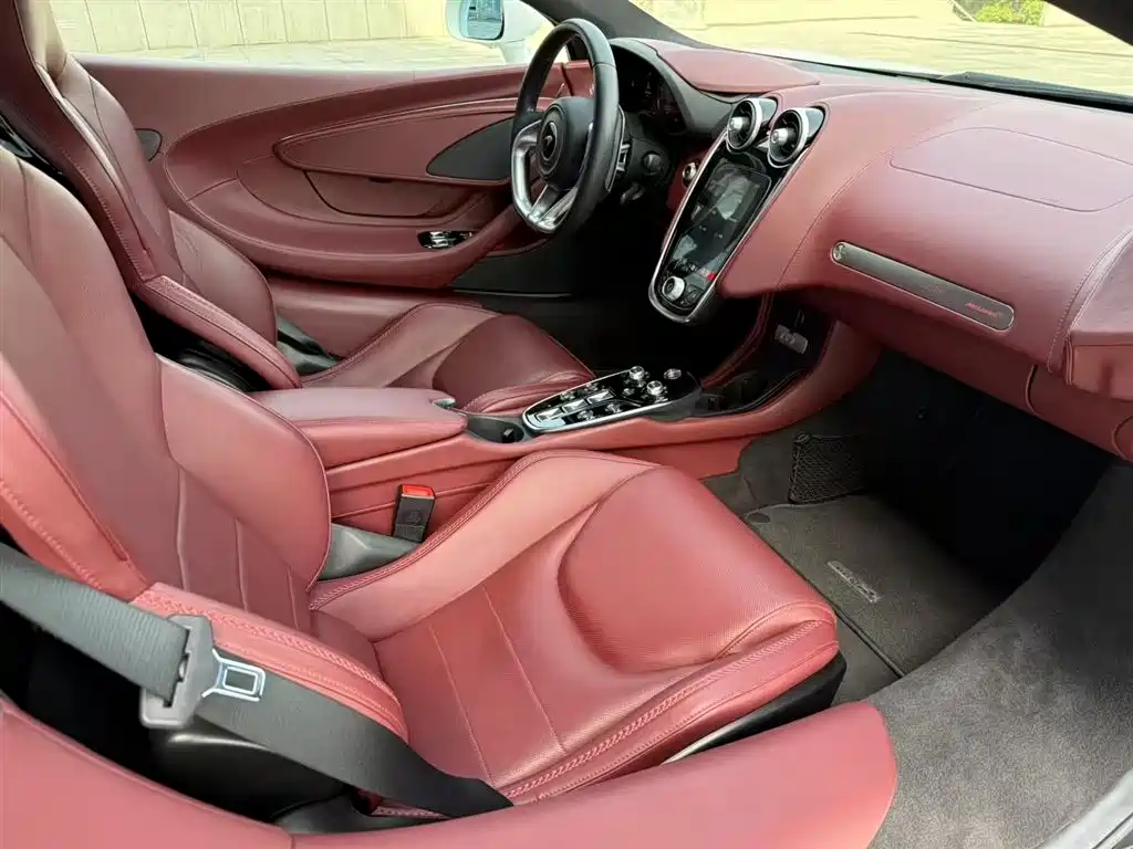 McLaren GT 2023 2023 4.0T Standard Model