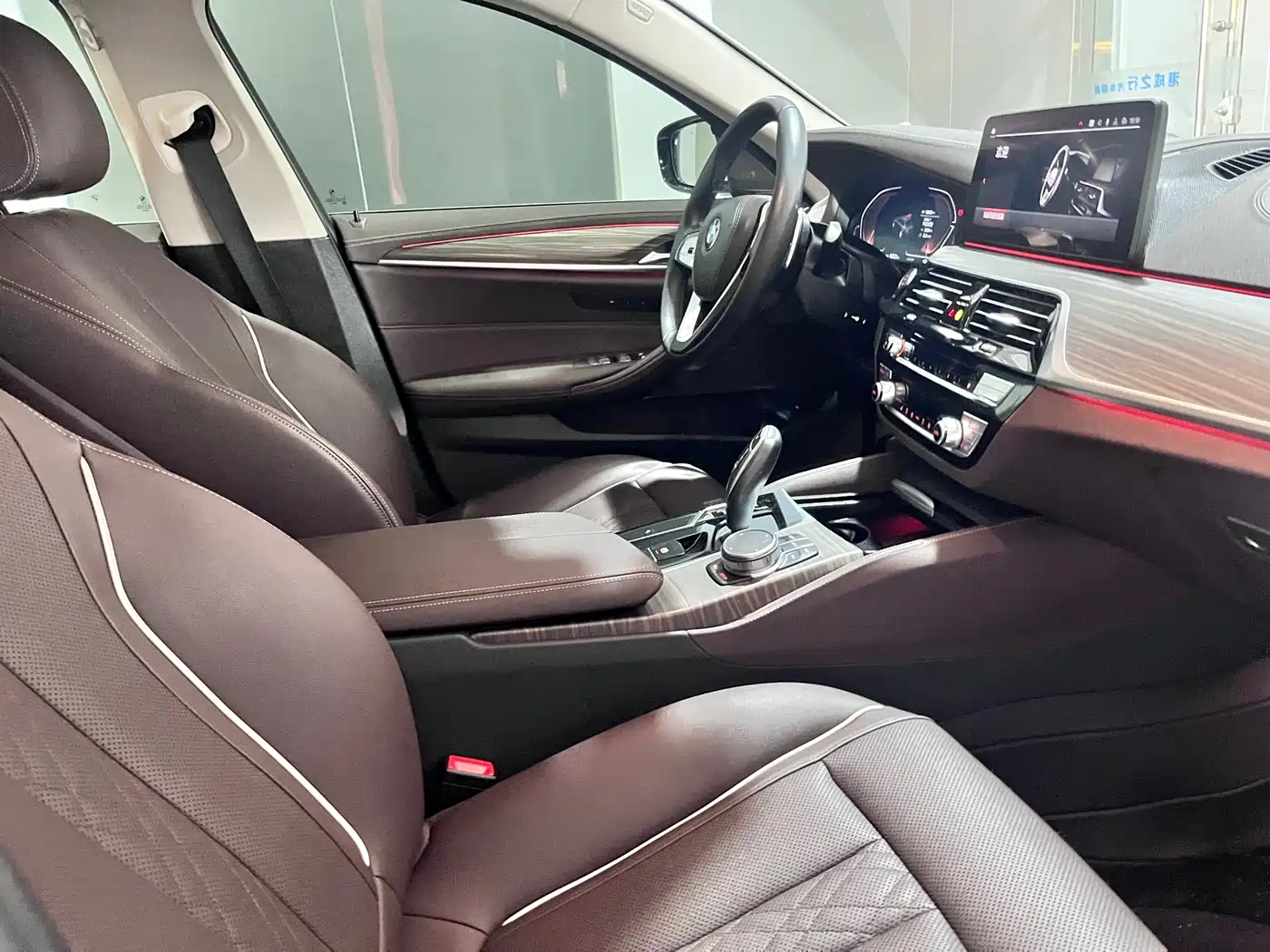 BMW 5 Series 2023 530Li Leading Luxury Package фото 11