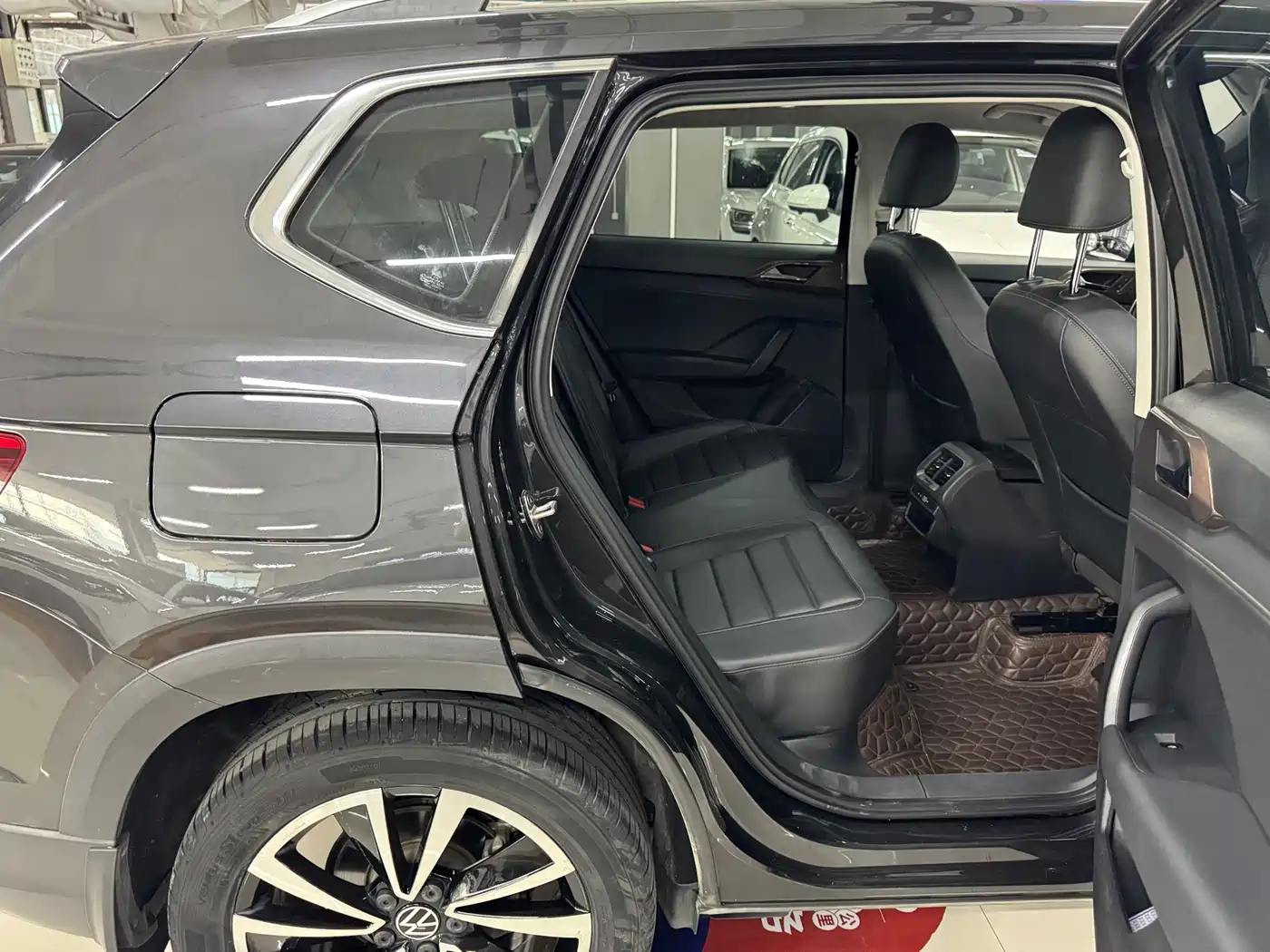 Volkswagen Tharu 2022 280TSI FWD Luxury Edition фото 12