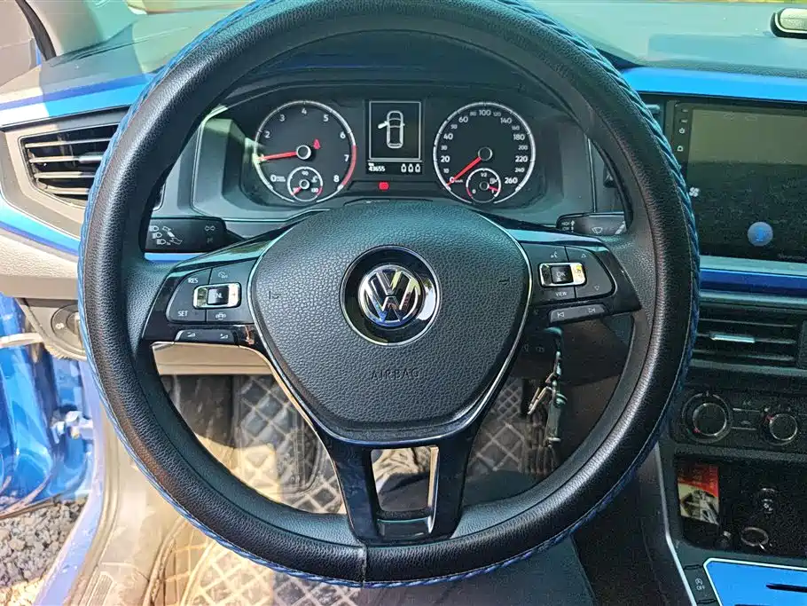 Volkswagen Polo 2019 Plus 1.5L Automatic Panorama Enjoyment Edition фото 15