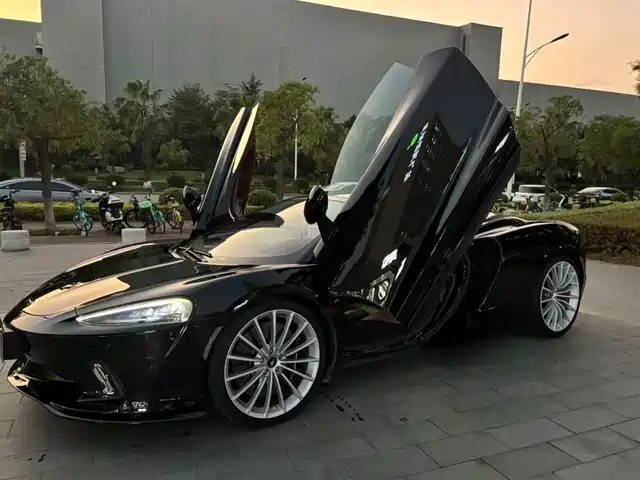 McLaren GT 2023