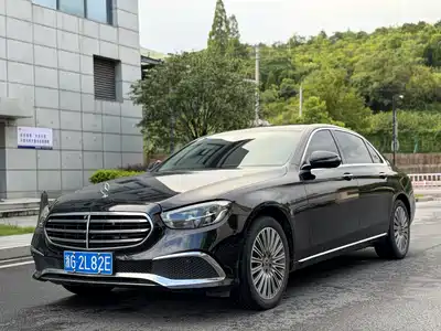 Mercedes-Benz E