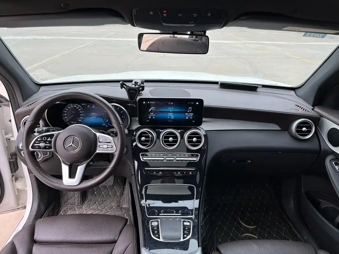 Mercedes-Benz GLC 2020 Facelift GLC 260 L 4MATIC Dynamic фото 10