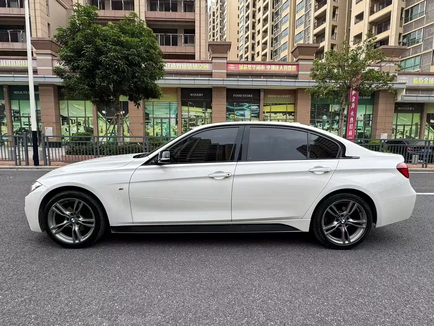 BMW 3 Series 2018 320Li M Sport Black Night Edition фото 7