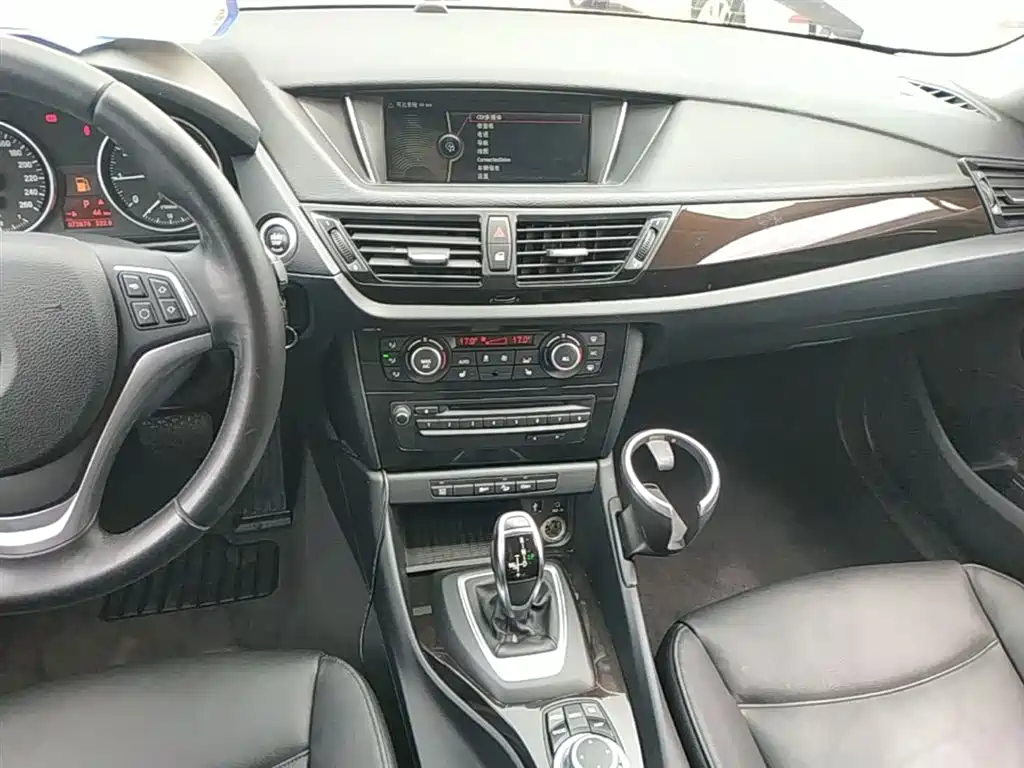BMW X1 2013 xDrive20i X Design Package фото 9