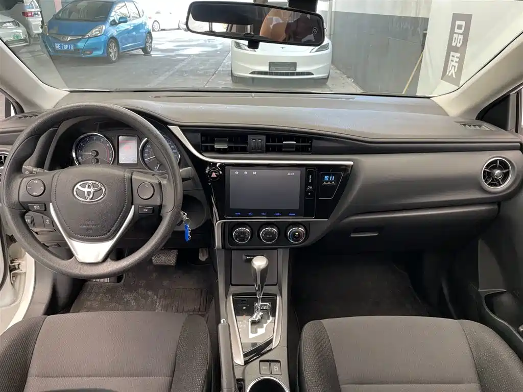 Toyota Corolla 2017 Facelift 1.2T S-CVT GL-i фото 8