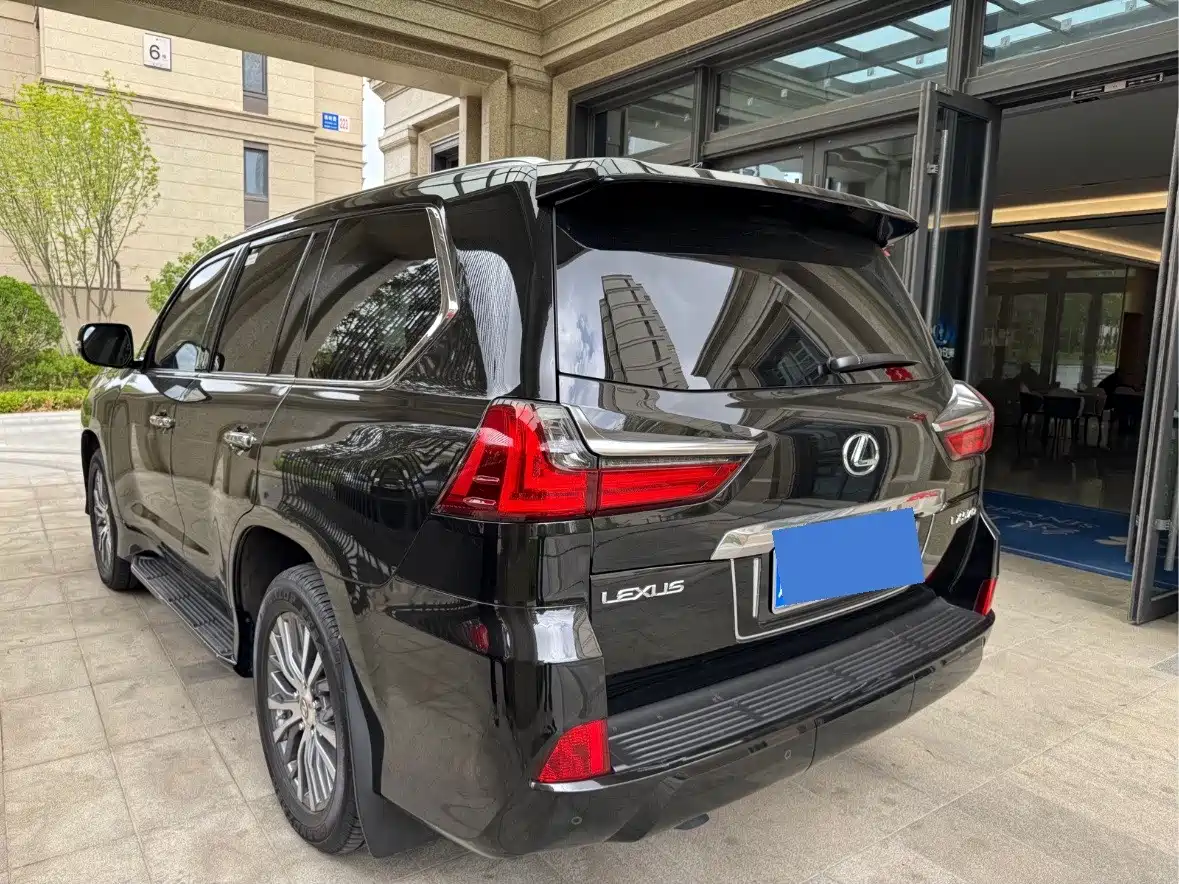 Lexus LX 2019 570 Dynamic Luxury Edition фото 21