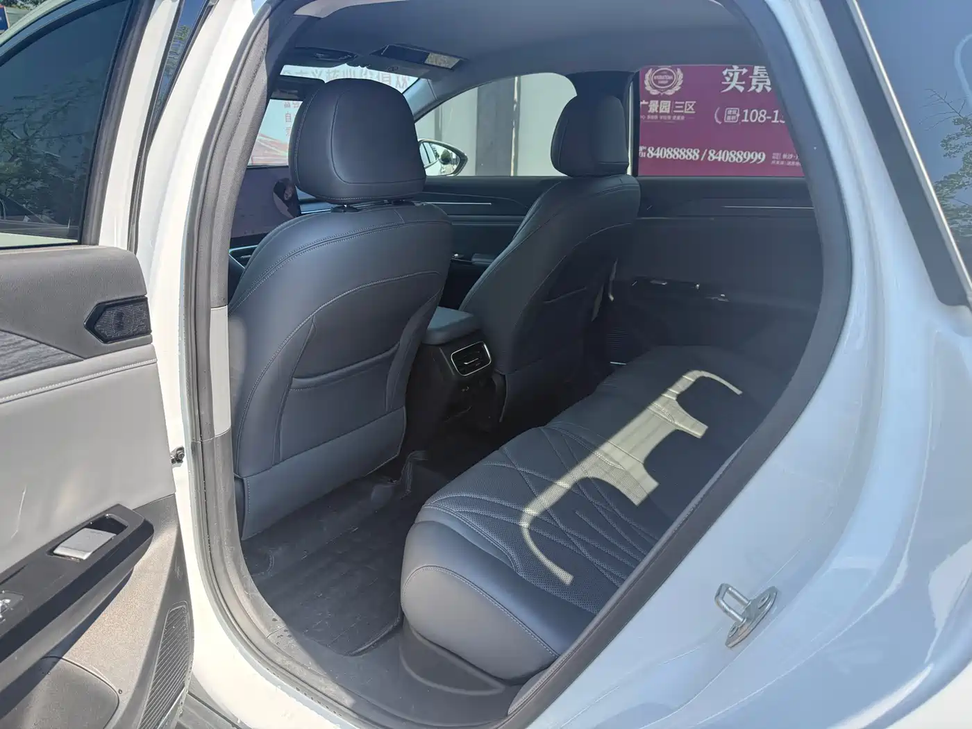 Geely Galaxy Galaxy L6 2025 EM-i 140km Voyage Edition фото 6