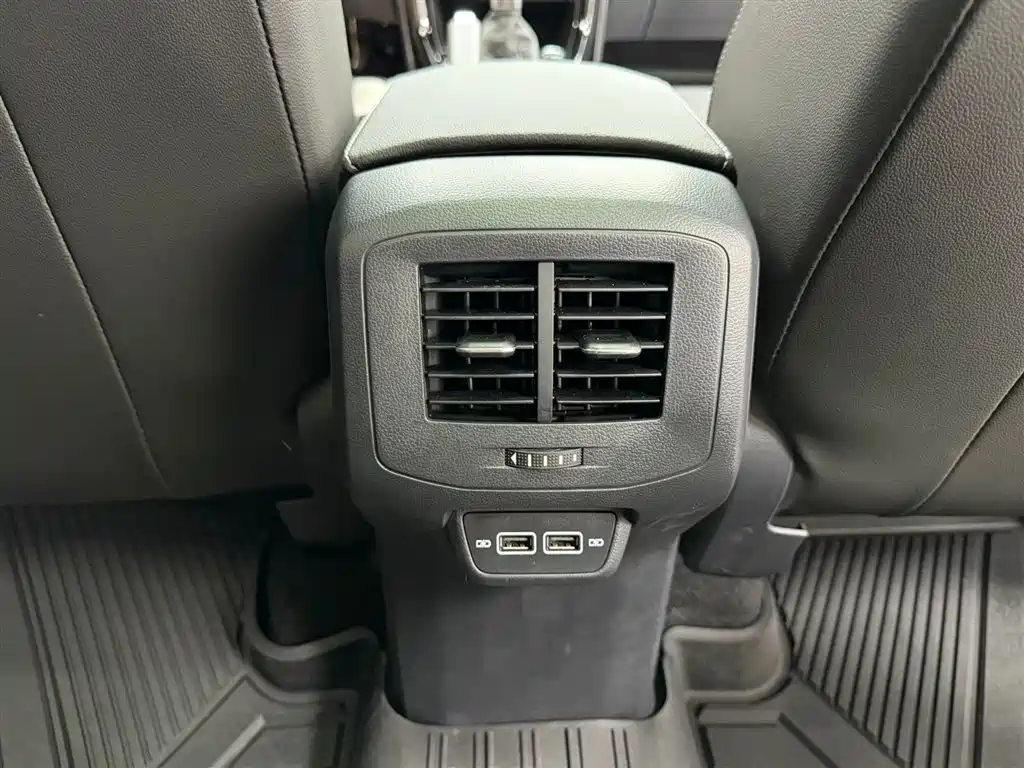Volkswagen Tanying 2021 1.5L Automatic Smart Connect Edition фото 14