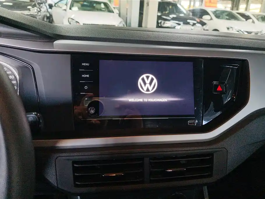 Volkswagen Polo 2023 Plus 1.5L Automatic Panorama Enjoyment Edition фото 13