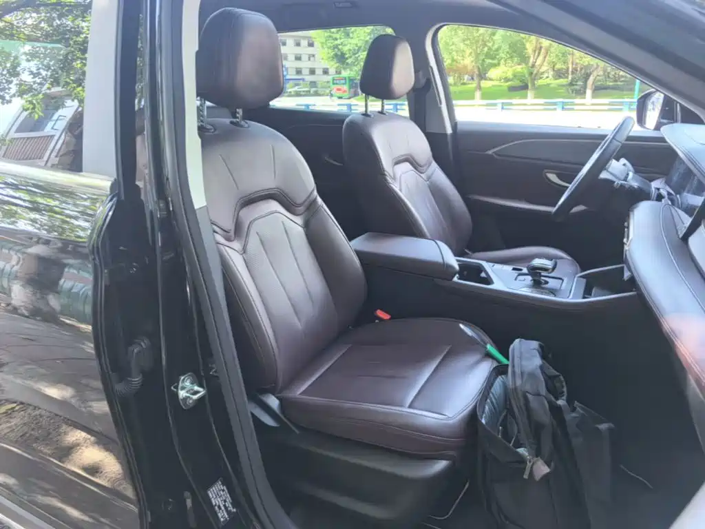 Jetour X90 PLUS 2024 2024 1.6TD DCT Big Family Happy Edition 7-seater