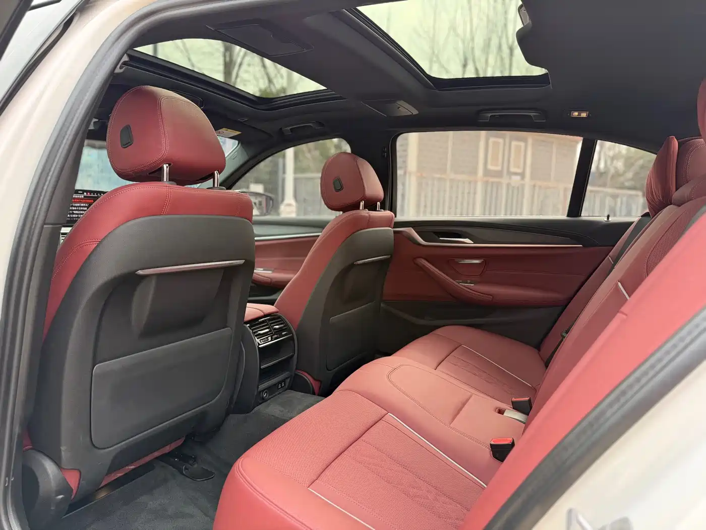 BMW 5 Series 2023 530Li Leading M Sport Package фото 6