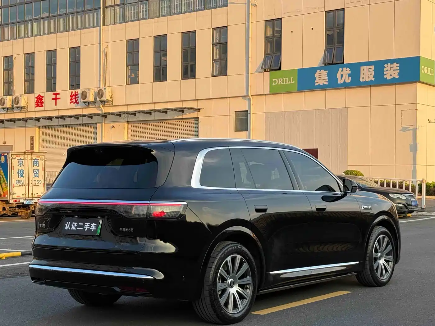 AITO Wenjie AITO M8 2025 Pure Electric Max+ 6-seater AWD фото 15