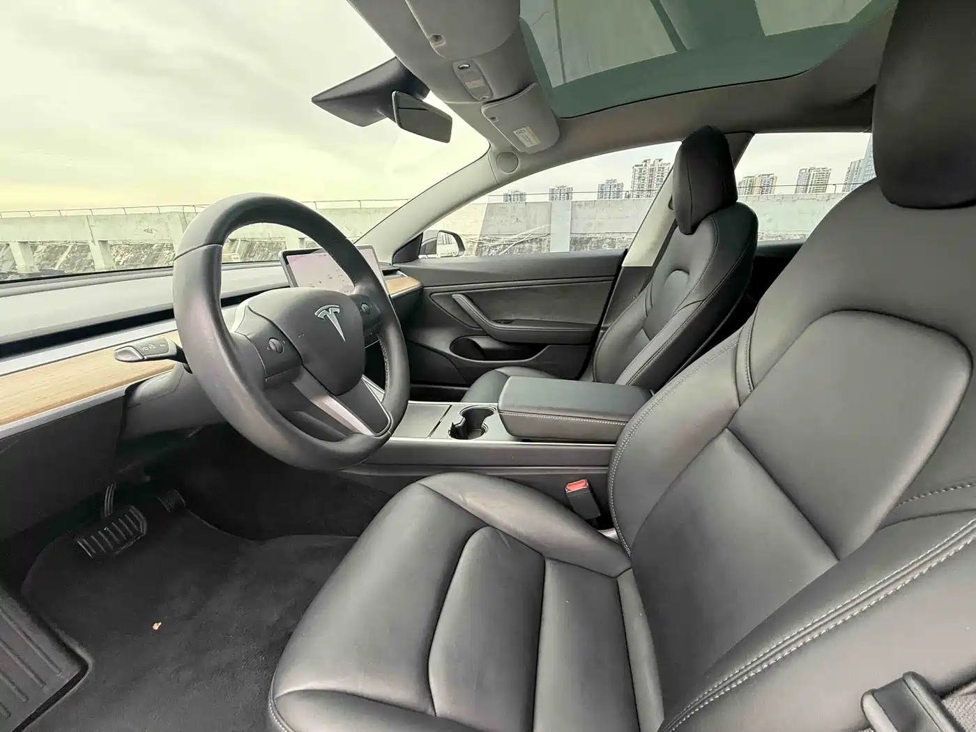 TESLA MODEL 3 (IMPORTED)