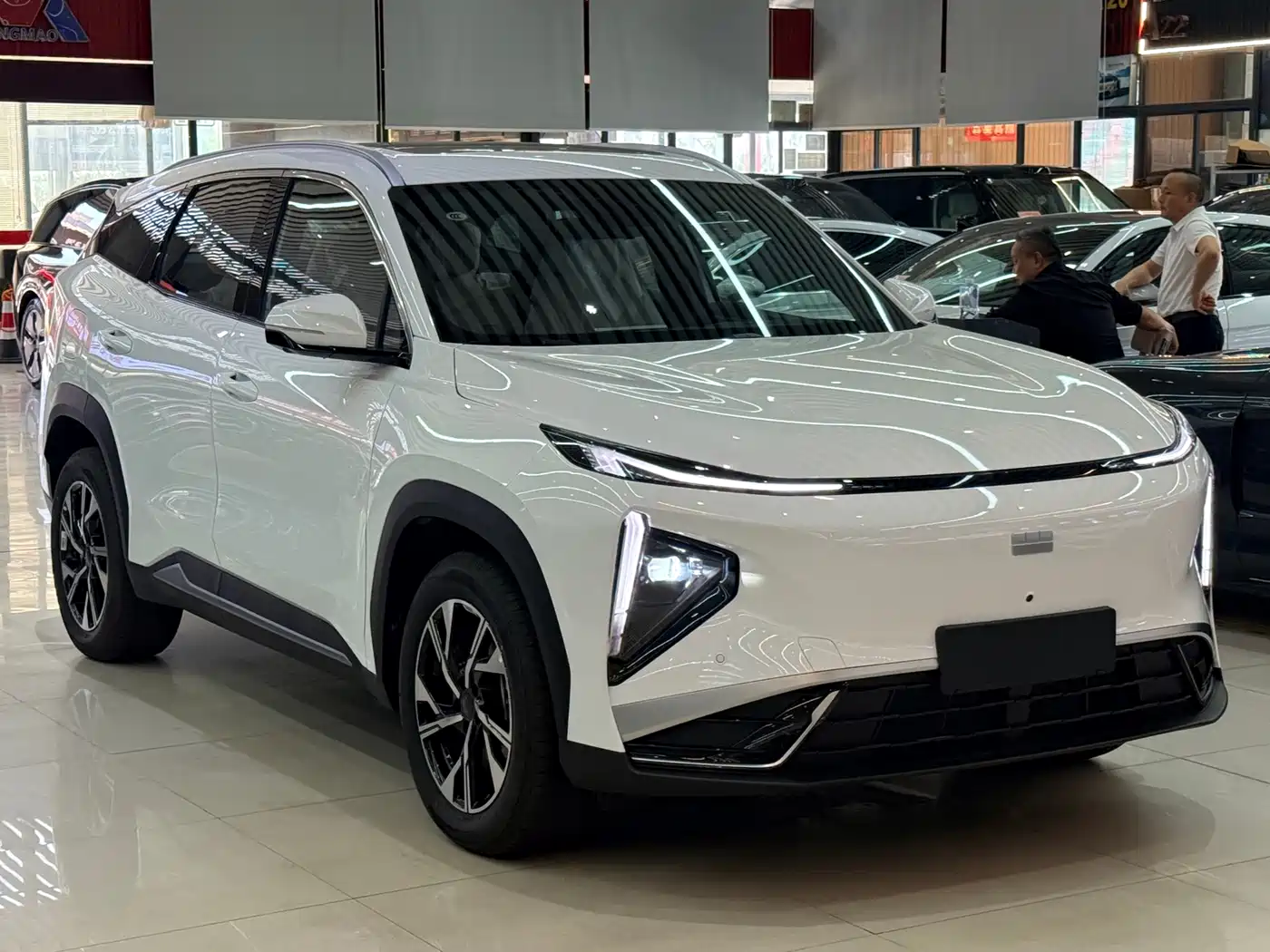 Geely Galaxy Galaxy L7 2025 Model EM-i 115km Long Range Edition фото 3