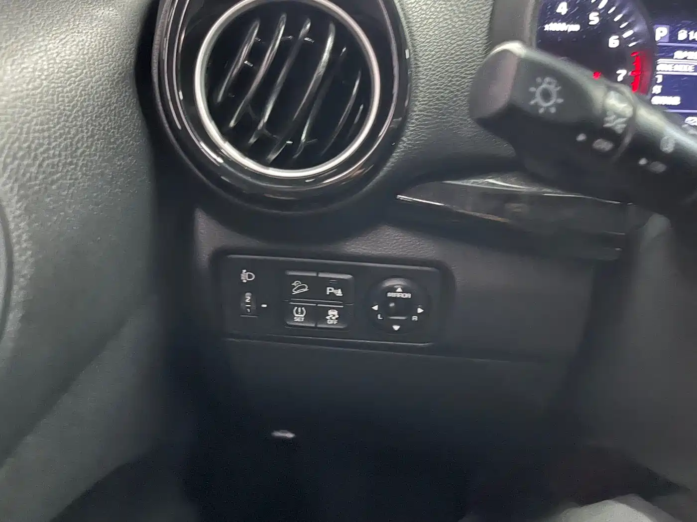 Kia KX1 2021 1.4L CVT Sunroof Version фото 17