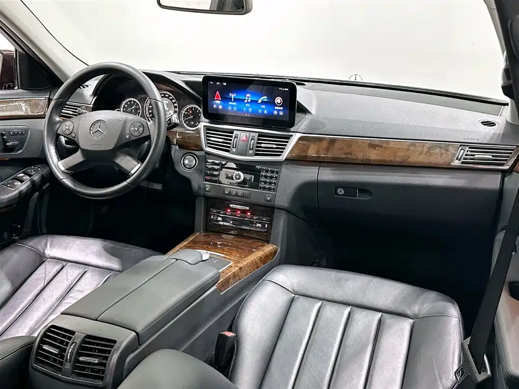 Mercedes-Benz E-Class 2013 E 300 L Elegance фото 14