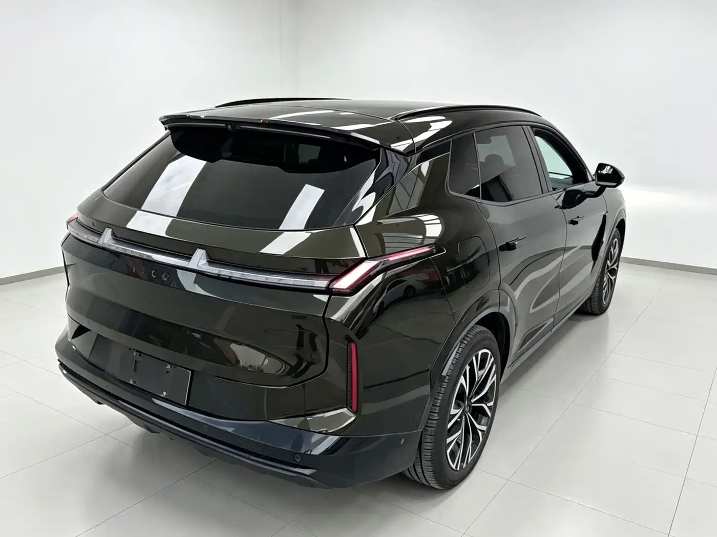 Lynk & Co 08, миниатюра 3