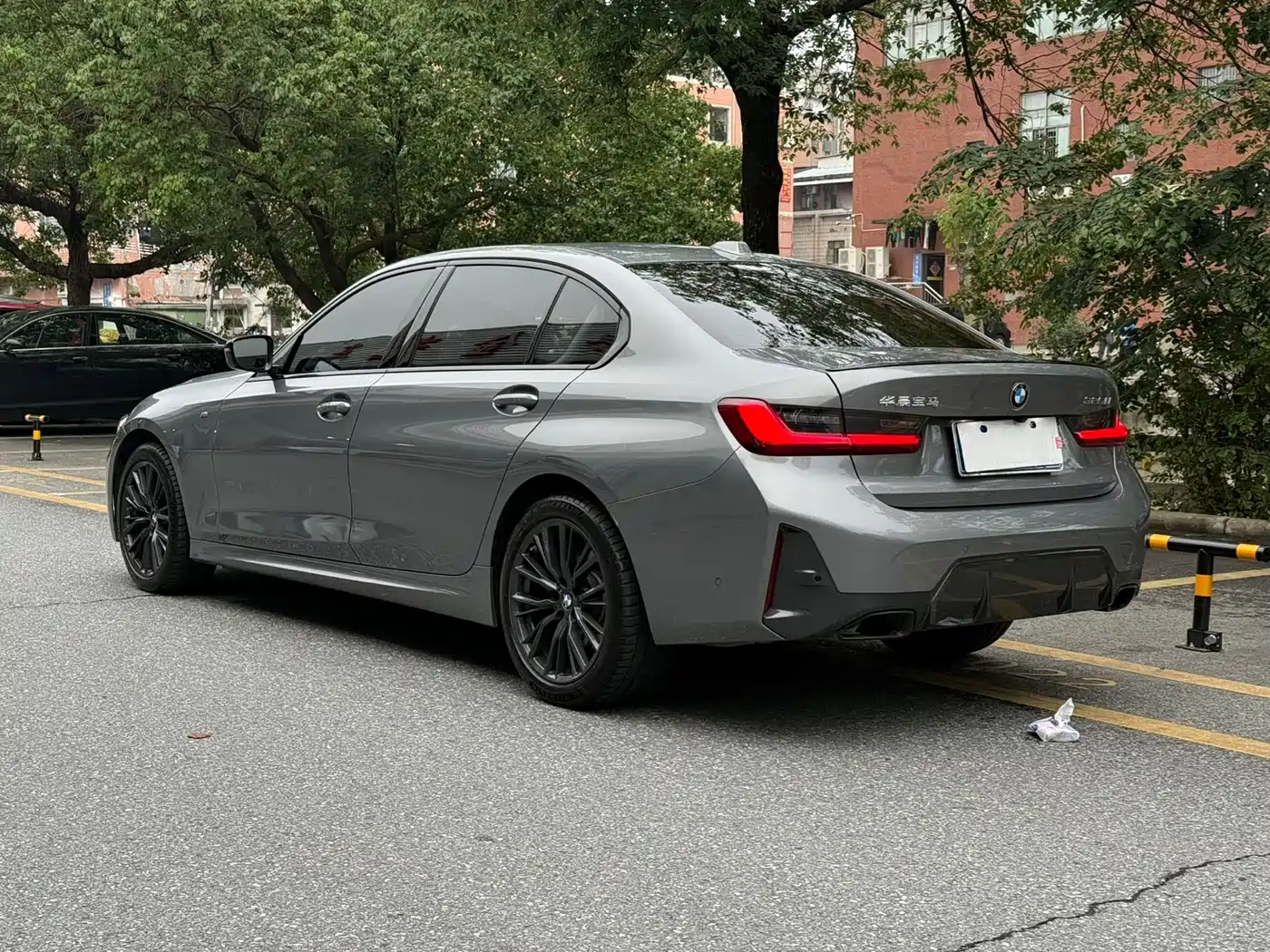 BMW 3 Series 2023 325Li M Sport Black Night Package фото 2