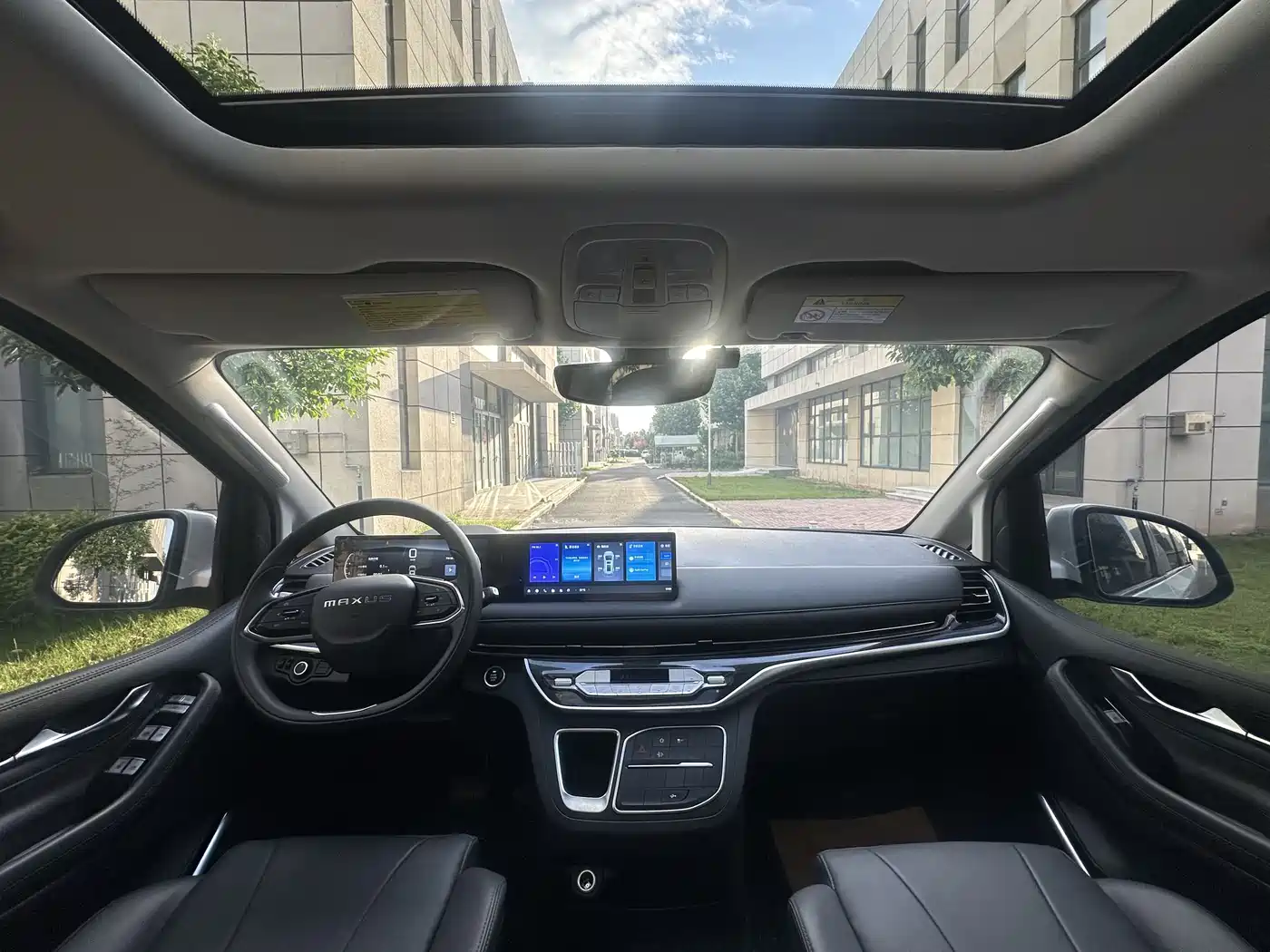 SAIC Maxus Maxus G10 2025 MAX 2.0T Automatic Luxury Edition Diesel 7-Seater фото 7