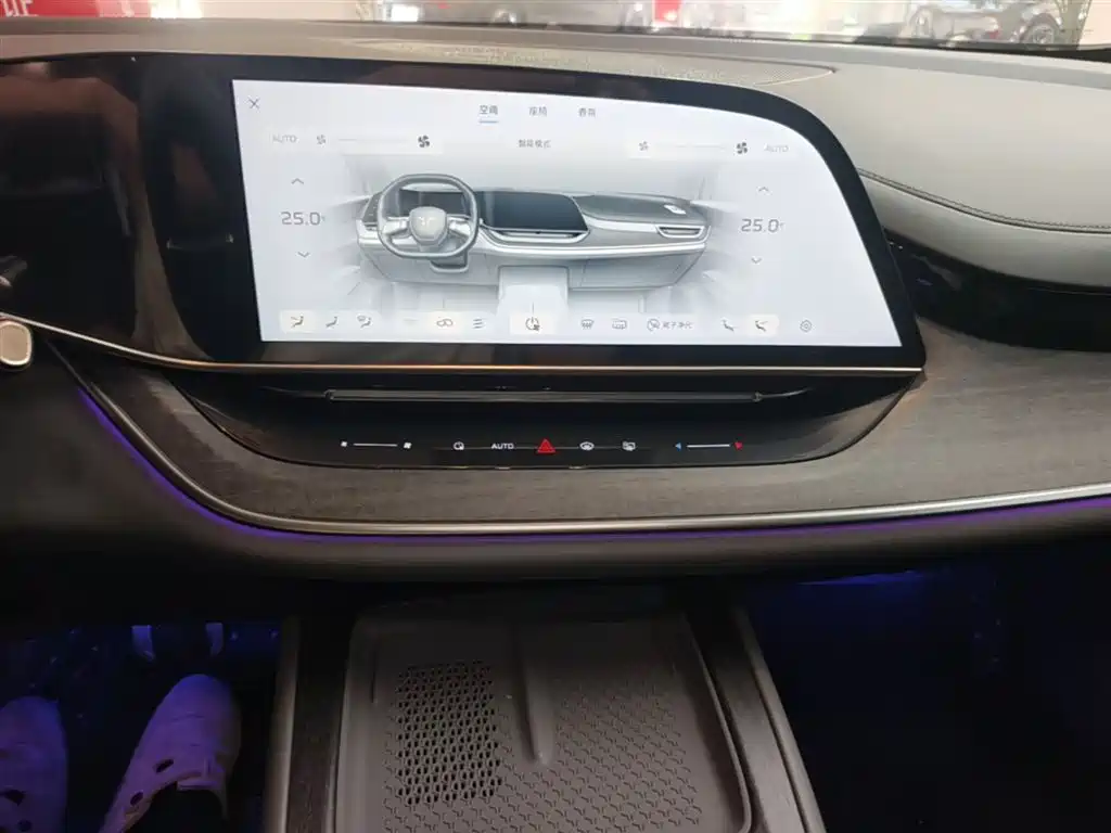 Hongqi Tian Gong 08 2025 680 Ultra AWD фото 10