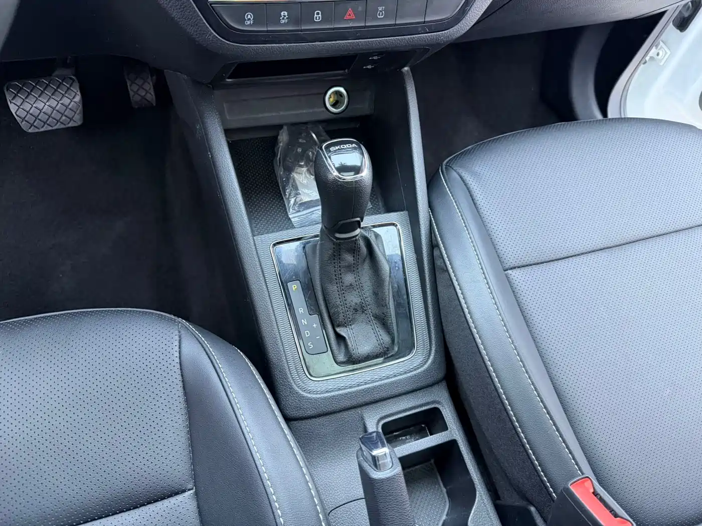 Škoda Kamiq 2023 1.5L Auto Comfort Edition фото 10