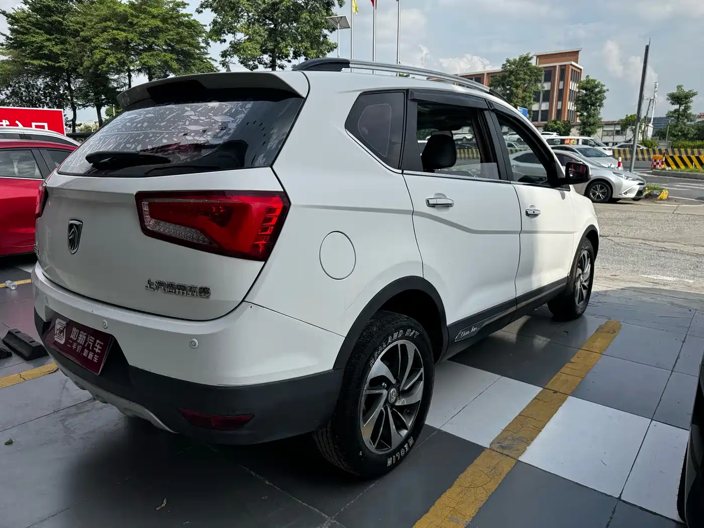 Фото 4 - Baojun 560