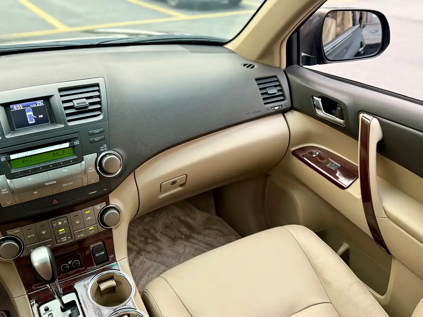 Toyota Highlander 2011 2.7L 2WD 7-seat Luxury фото 19