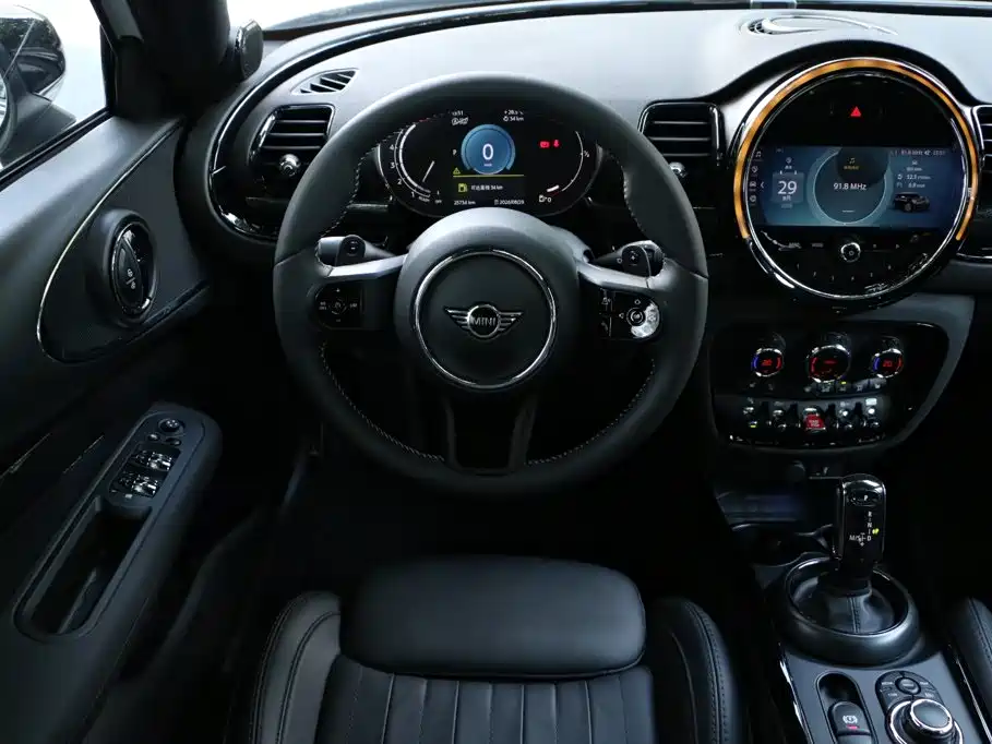 MINI CLUBMAN 2024 2023 Facelift 2.0T COOPER S Connoisseur