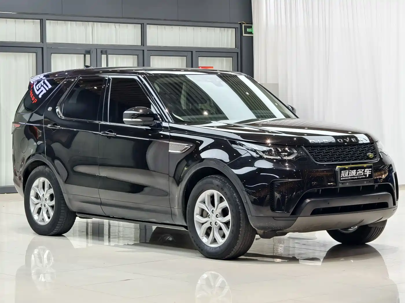 Land Rover Discovery 2019 3.0 SC V6 SE фото 3