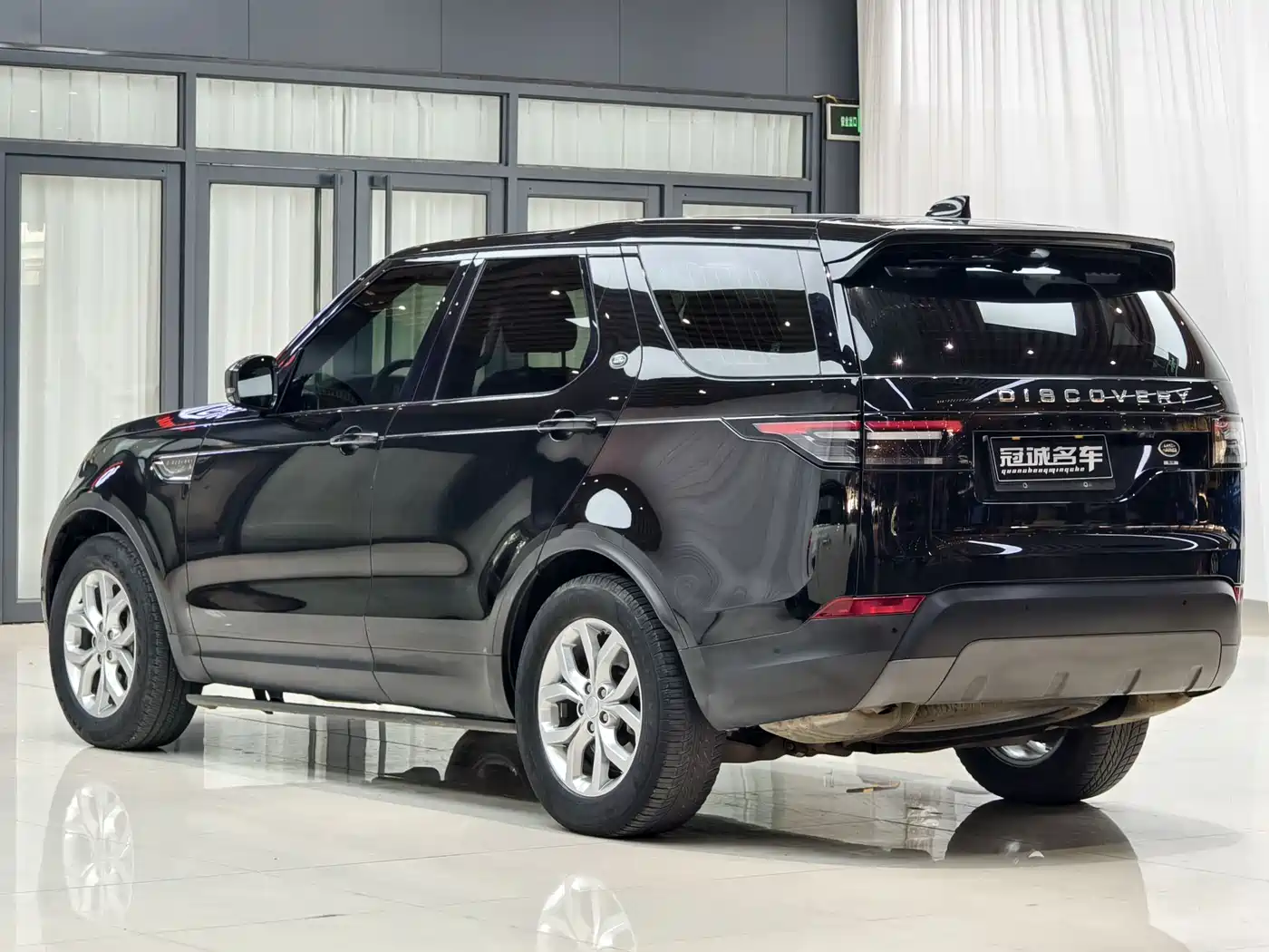 Land Rover Discovery 2019 3.0 SC V6 SE фото 13