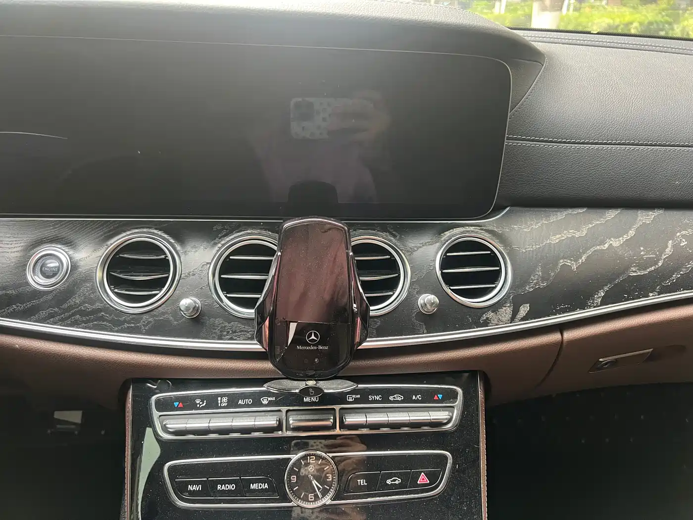 Mercedes-Benz E-Class 2017 E 200 L 4MATIC фото 26